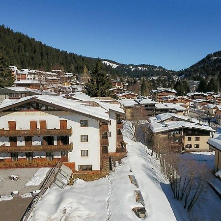 Hotel Perla Мадонна-ди-Кампильо Экстерьер фото
