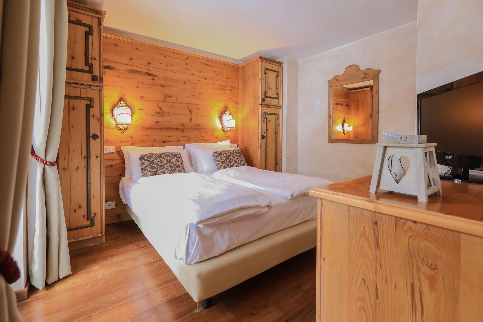 Hotel Perla Мадонна-ди-Кампильо Экстерьер фото