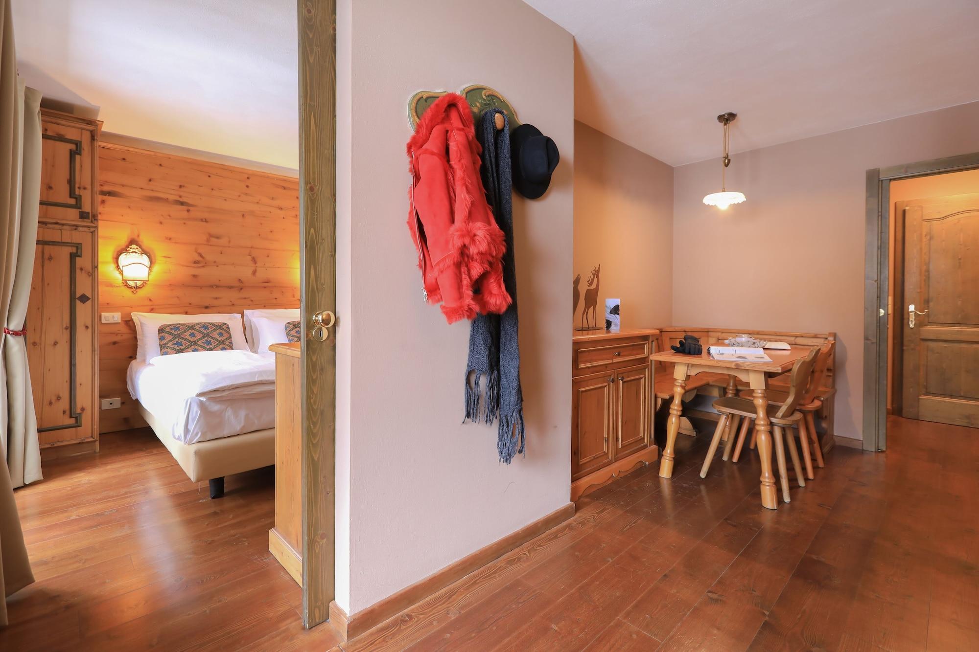 Hotel Perla Мадонна-ди-Кампильо Экстерьер фото