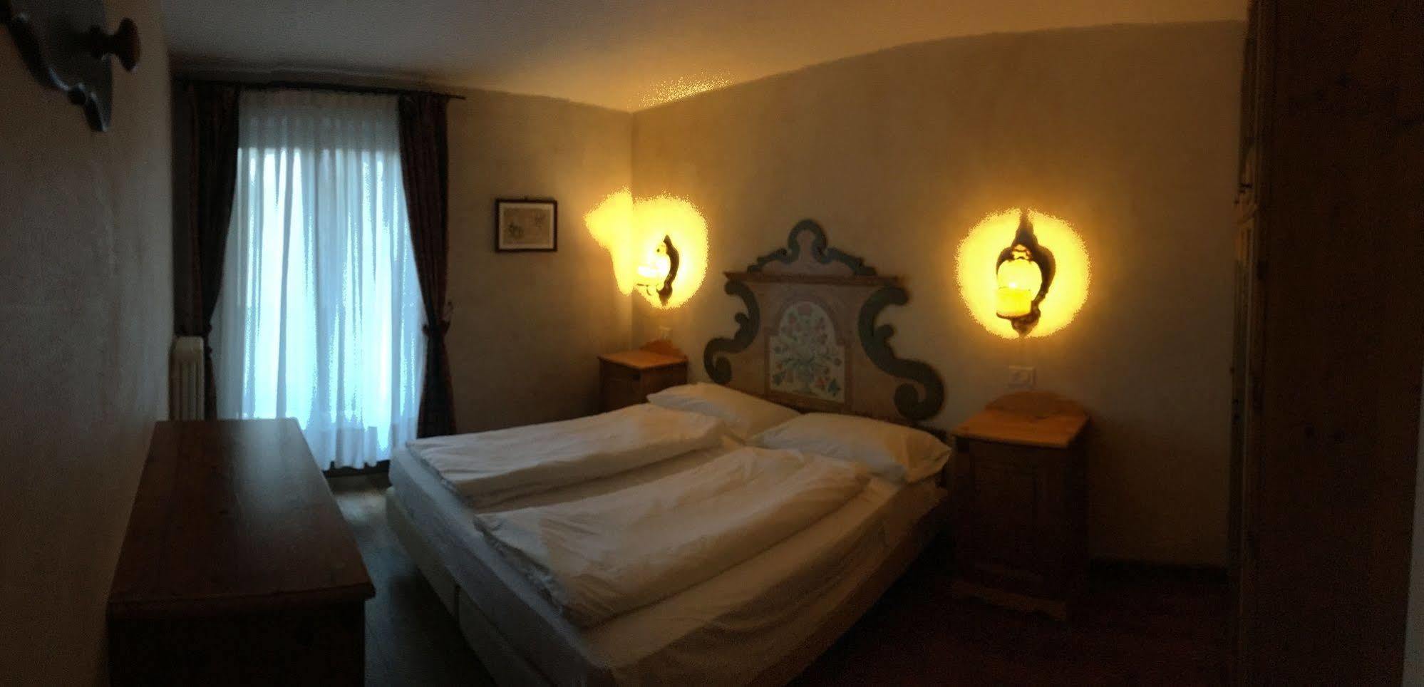 Hotel Perla Мадонна-ди-Кампильо Экстерьер фото