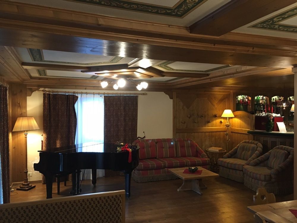 Hotel Perla Мадонна-ди-Кампильо Экстерьер фото