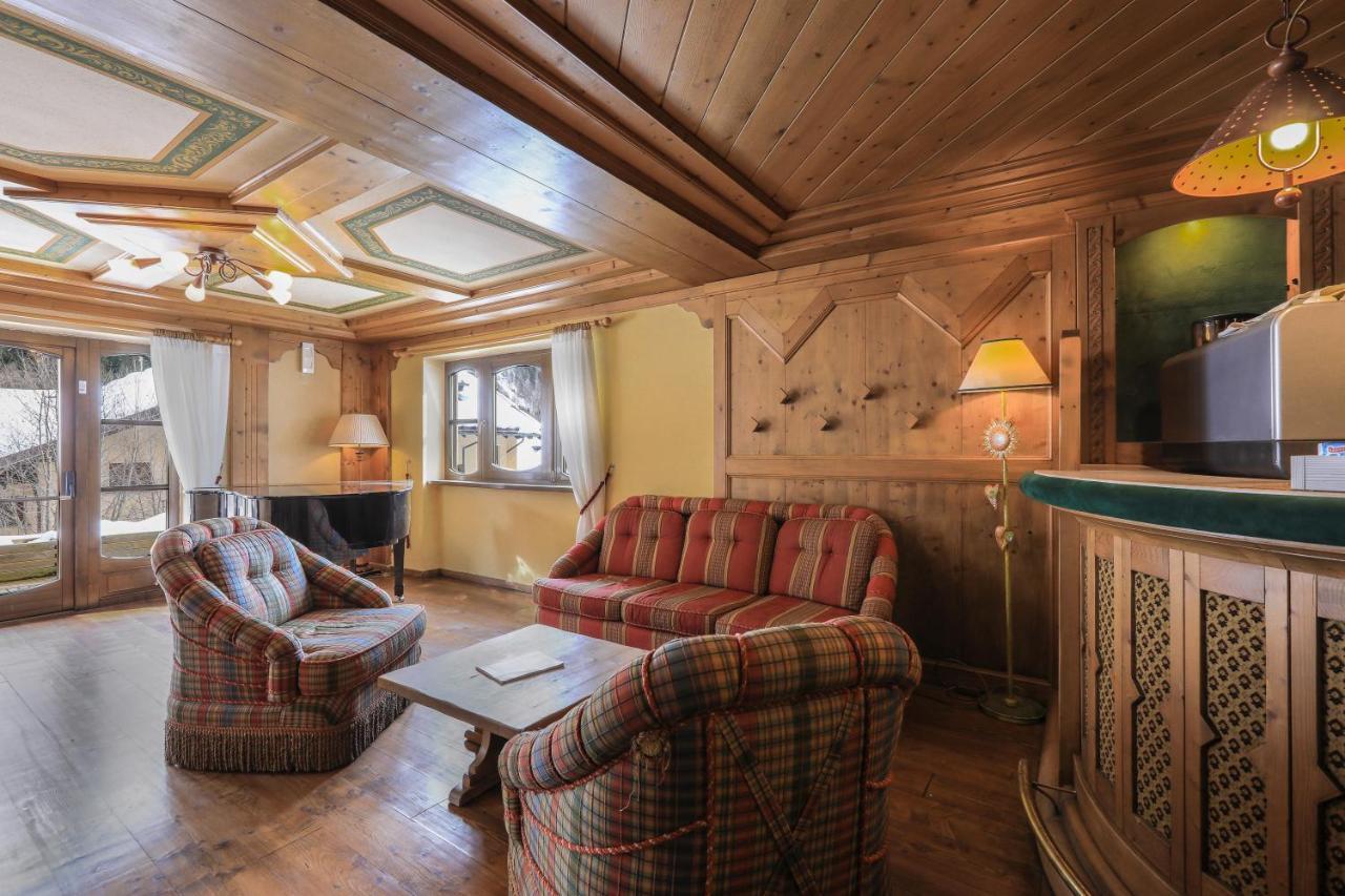 Hotel Perla Мадонна-ди-Кампильо Экстерьер фото