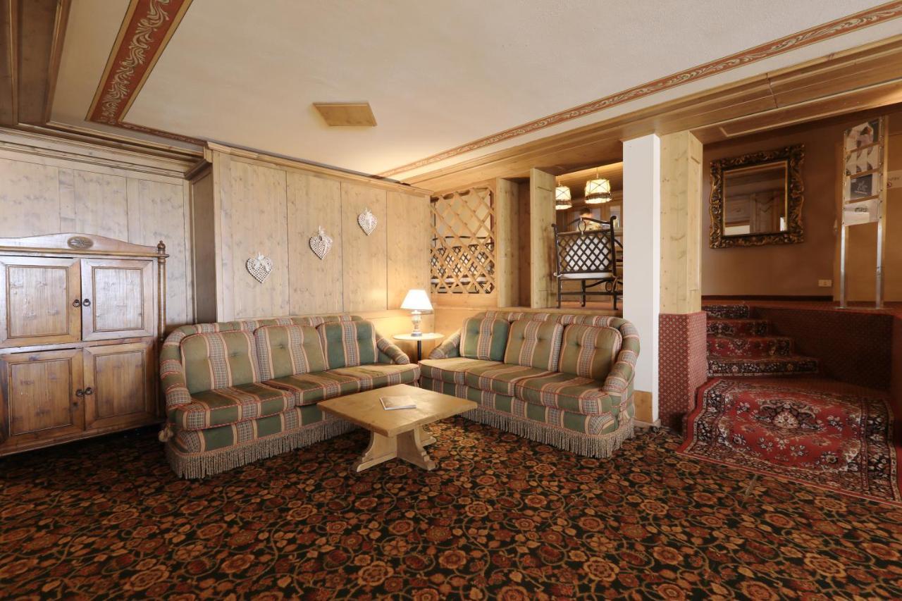 Hotel Perla Мадонна-ди-Кампильо Экстерьер фото